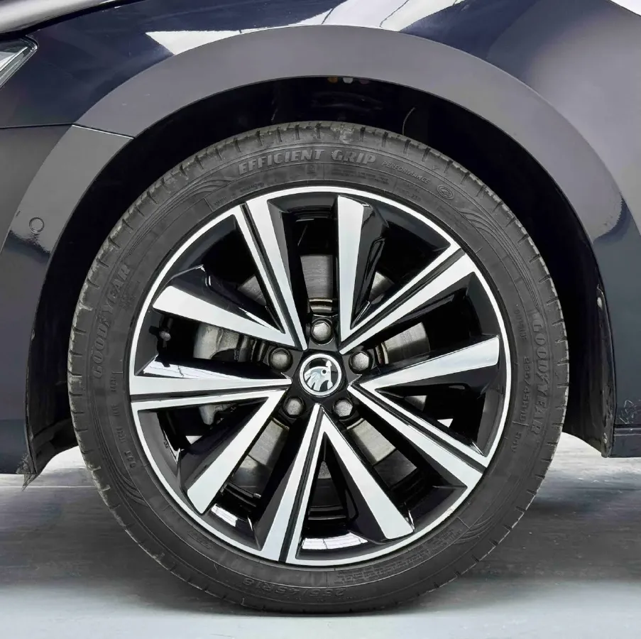 2023 Skoda Superb 1.4T 150HP L4 7DCT,autocango,china used car exporter,china ev exporter,chinese used car exporter,chinese used ev exporter