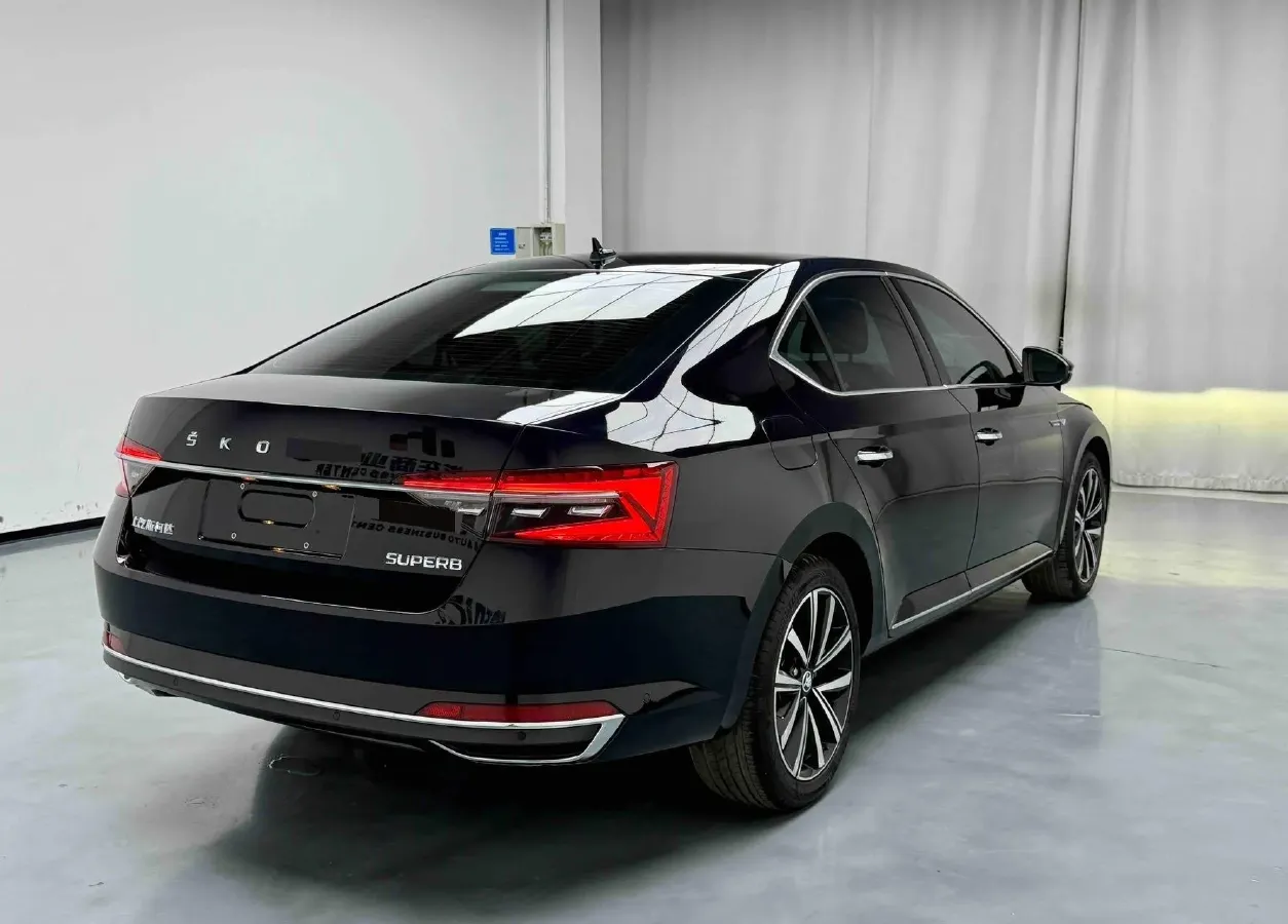 2023 Skoda Superb 1.4T 150HP L4 7DCT,autocango,china used car exporter,china ev exporter,chinese used car exporter,chinese used ev exporter