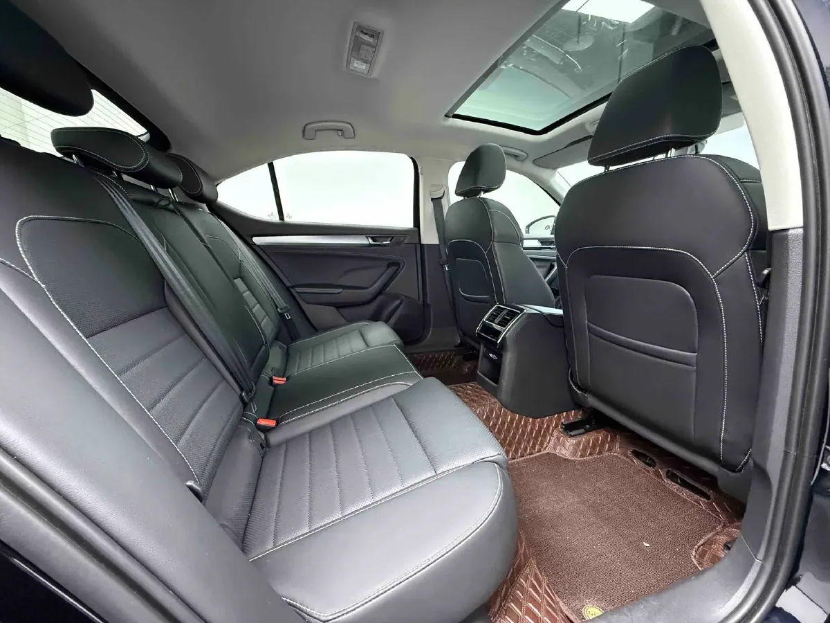 2023 Skoda Superb 1.4T 150HP L4 7DCT,autocango,china used car exporter,china ev exporter,chinese used car exporter,chinese used ev exporter