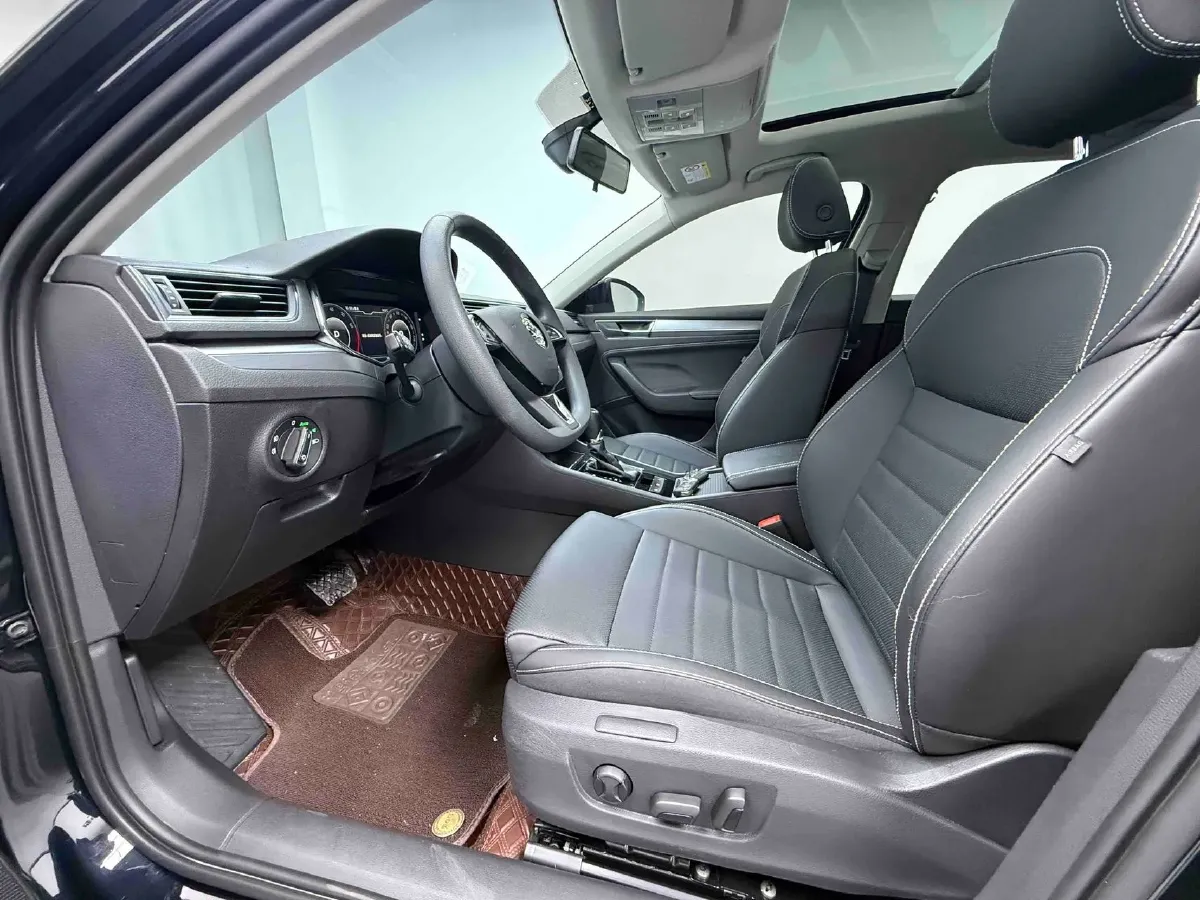 2023 Skoda Superb 1.4T 150HP L4 7DCT,autocango,china used car exporter,china ev exporter,chinese used car exporter,chinese used ev exporter