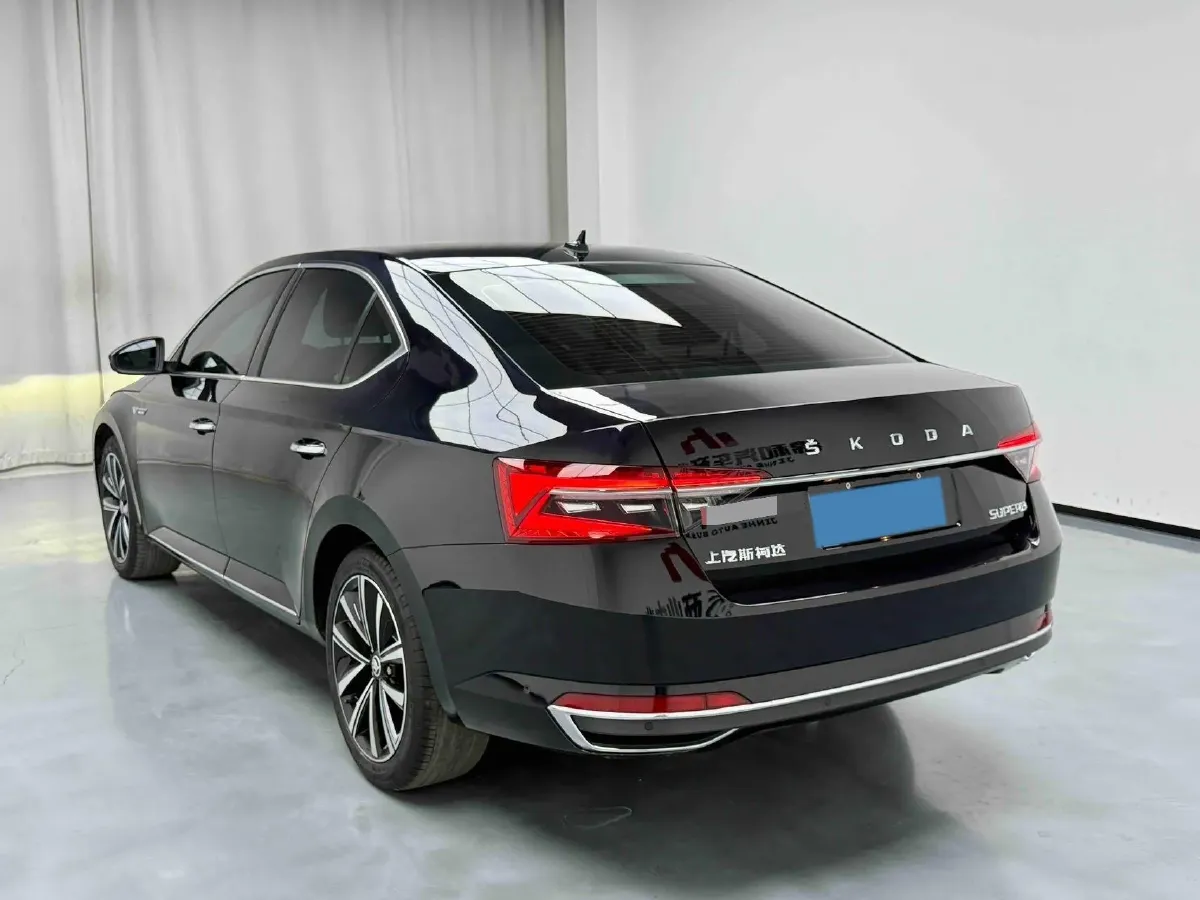 2023 Skoda Superb 1.4T 150HP L4 7DCT,autocango,china used car exporter,china ev exporter,chinese used car exporter,chinese used ev exporter