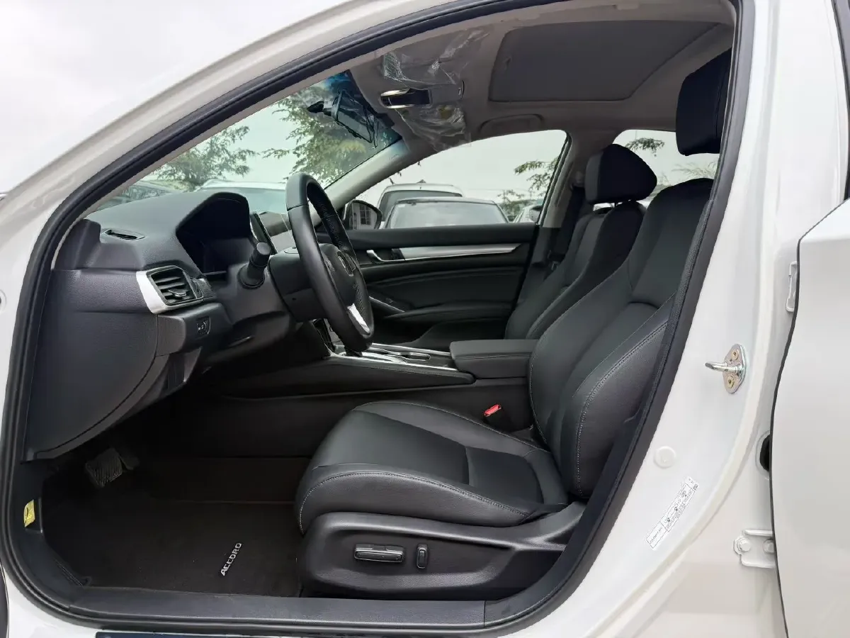 2022 Honda Accord 1.5T 194HP L4 CVT,autocango,china used car exporter,china ev exporter,chinese used car exporter,chinese used ev exporter