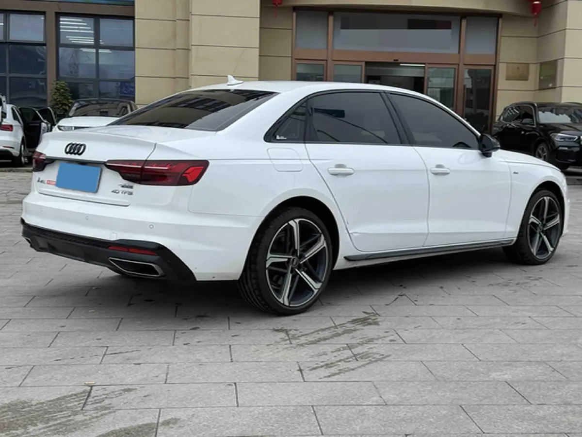 2024 Audi A4L 2.0T 190HP L4 7DCT,autocango,china used car exporter,china ev exporter,chinese used car exporter,chinese used ev exporter