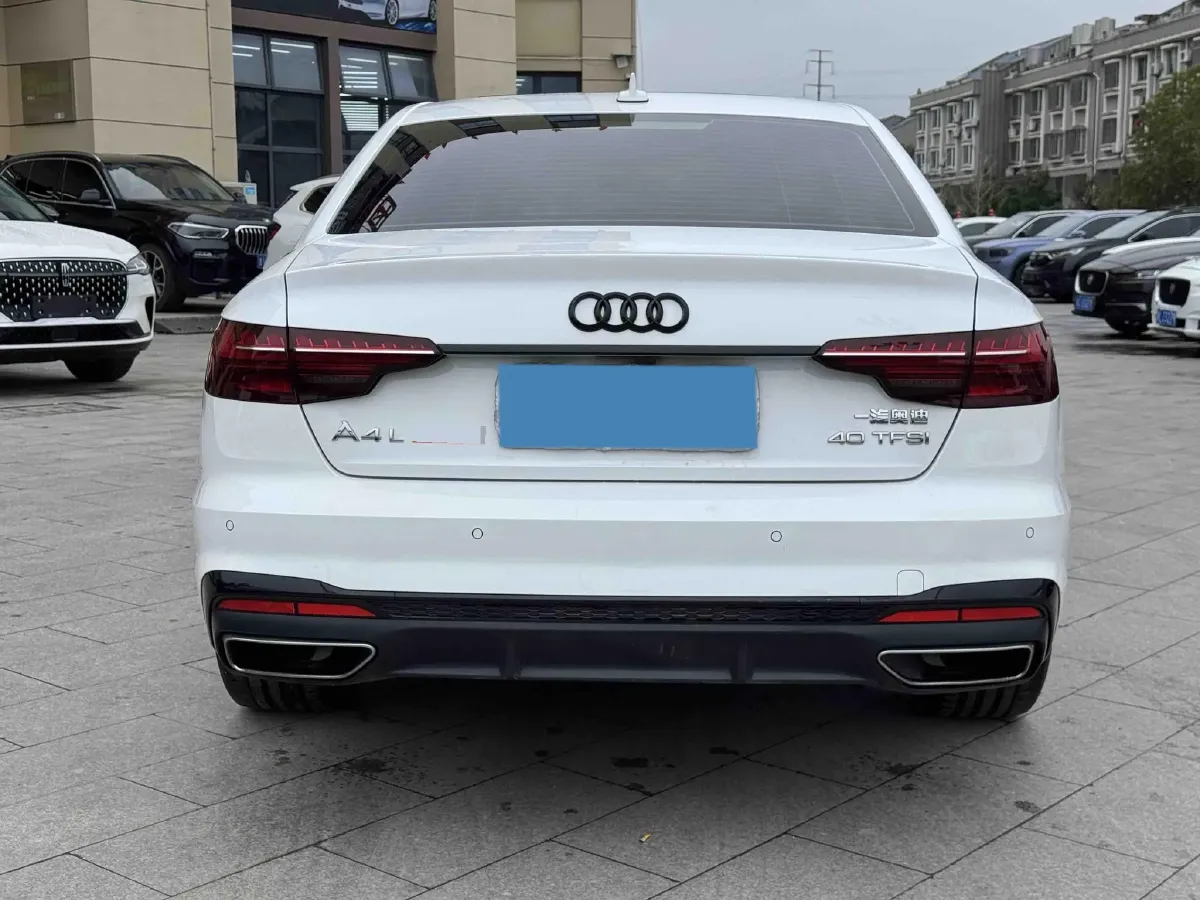 2024 Audi A4L 2.0T 190HP L4 7DCT,autocango,china used car exporter,china ev exporter,chinese used car exporter,chinese used ev exporter