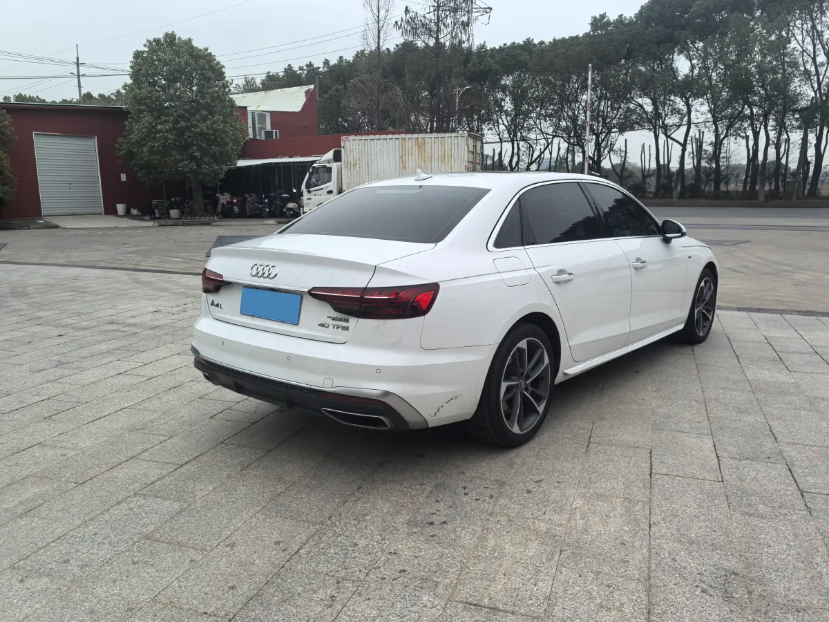 2020 Audi A4L 2.0T 190HP L4 7DCT,autocango,china used car exporter,china ev exporter,chinese used car exporter,chinese used ev exporter