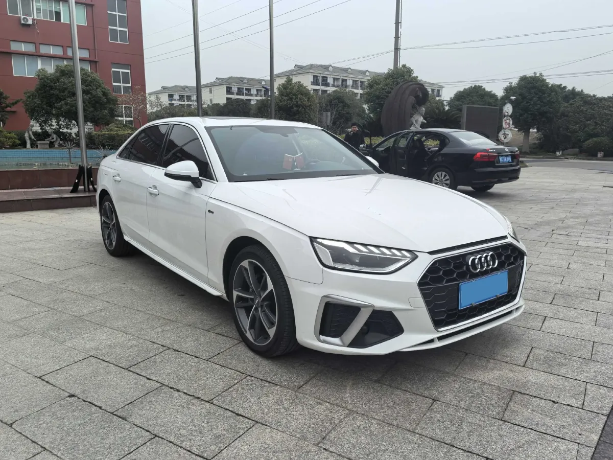 2020 Audi A4L 2.0T 190HP L4 7DCT,autocango,china used car exporter,china ev exporter,chinese used car exporter,chinese used ev exporter