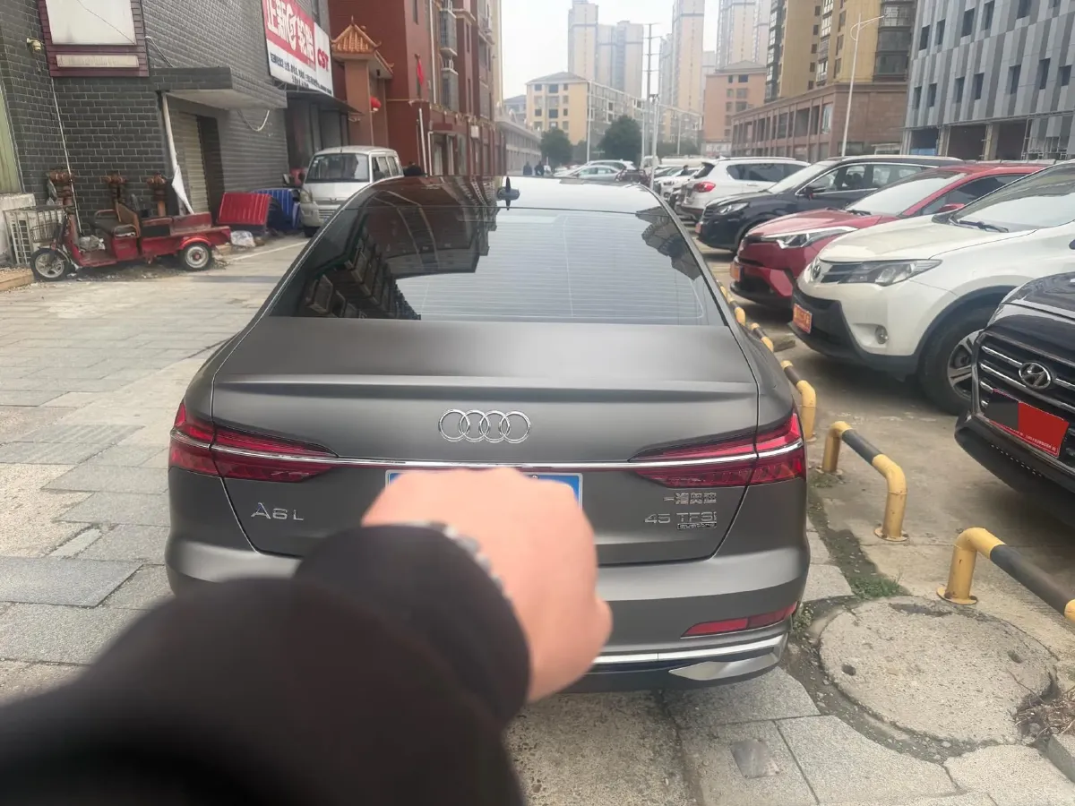 2025 Audi A6L 2.0T 245HP L4 7DCT,autocango,china used car exporter,china ev exporter,chinese used car exporter,chinese used ev exporter