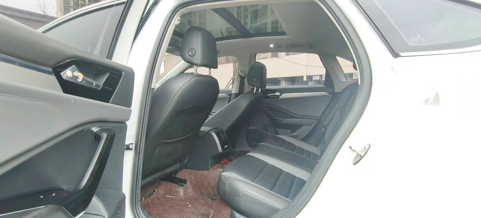 2019 Jeep Renegade 1.3T 173HP L4 7DCT,autocango,china used car exporter,china ev exporter,chinese used car exporter,chinese used ev exporter