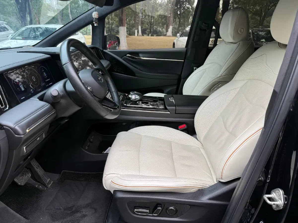 2023 GAC Trumpchi M8 2.0T 252HP L4 8AT,autocango,china used car exporter,china ev exporter,chinese used car exporter,chinese used ev exporter