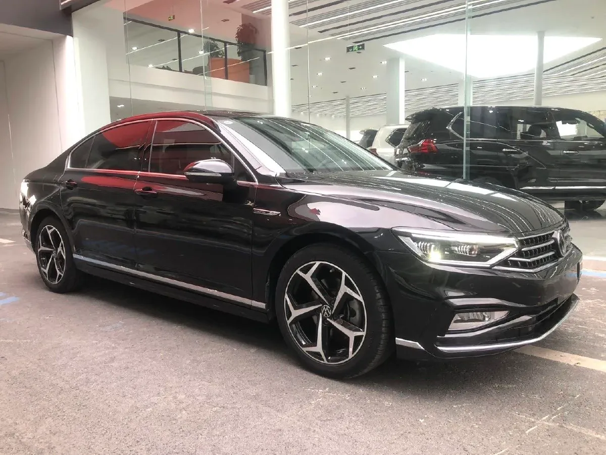 2023 Volkswagen Magotan 2.0T 186HP L4 7DCT,autocango,china used car exporter,china ev exporter,chinese used car exporter,chinese used ev exporter