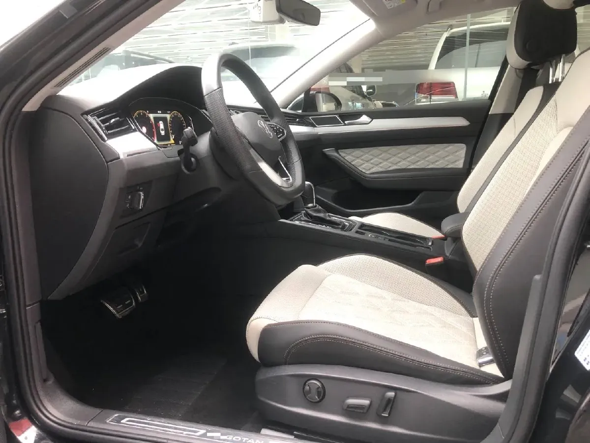 2023 Volkswagen Magotan 2.0T 186HP L4 7DCT,autocango,china used car exporter,china ev exporter,chinese used car exporter,chinese used ev exporter