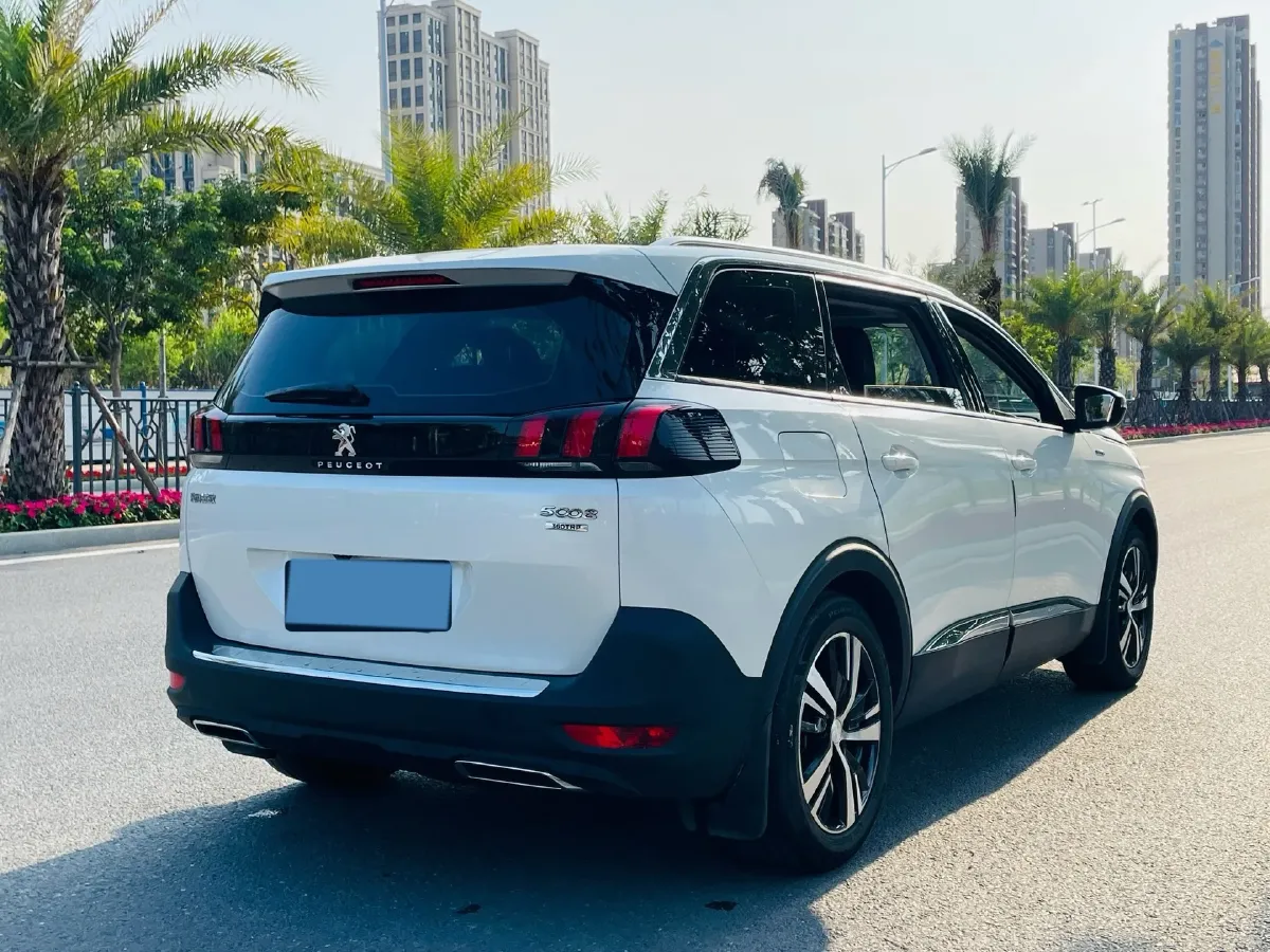 2019 Peugeot 5008 1.6T 170HP L4 6AT,autocango,china used car exporter,china ev exporter,chinese used car exporter,chinese used ev exporter