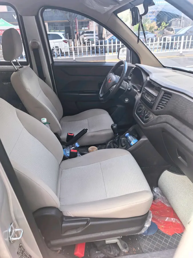 2021 WuLing HongGuang V 1.5L 99HP L4 6MT,autocango,china used car exporter,china ev exporter,chinese used car exporter,chinese used ev exporter