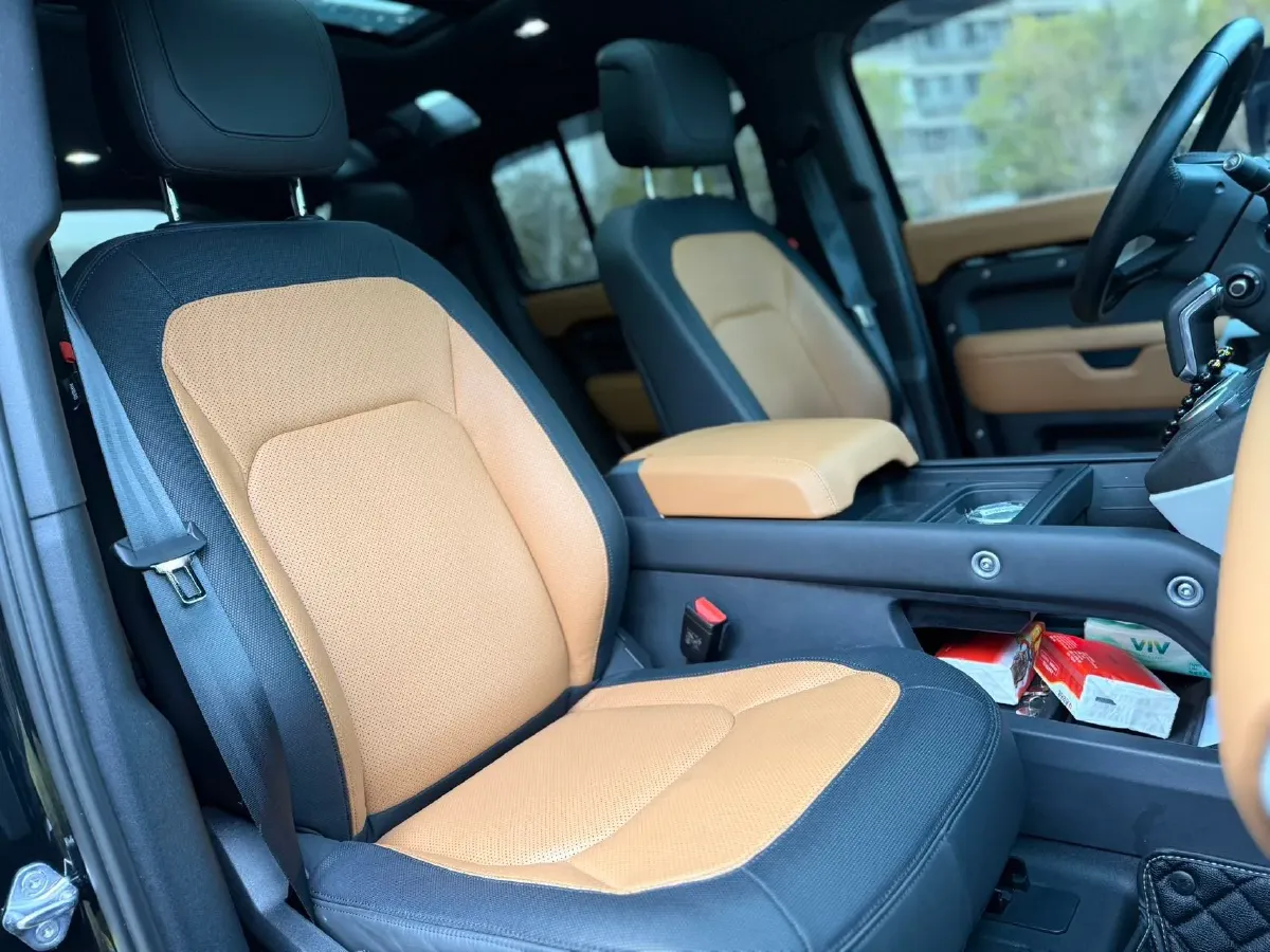 2024 Land Rover Defender 3.0T 400HP L6 8AT,autocango,china used car exporter,china ev exporter,chinese used car exporter,chinese used ev exporter