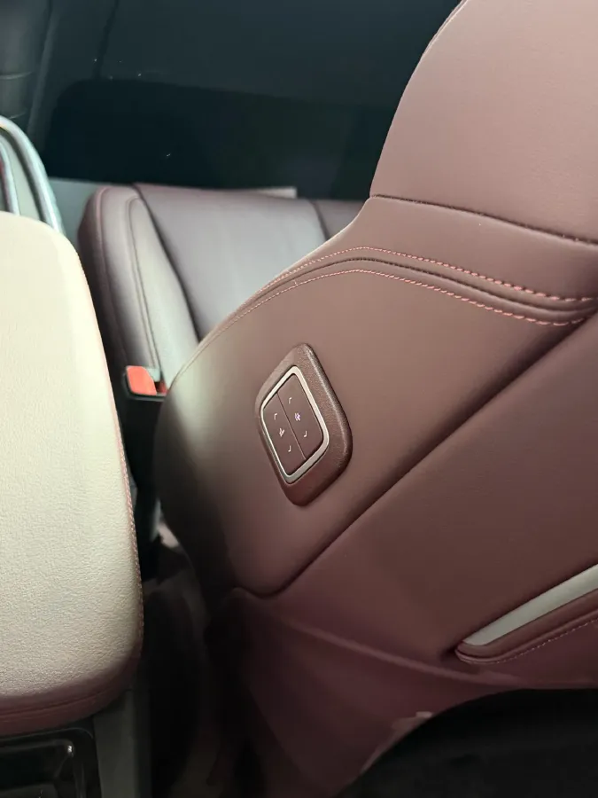 2025 Buick Century 2.0T 237HP L4 9AT,autocango,china used car exporter,china ev exporter,chinese used car exporter,chinese used ev exporter