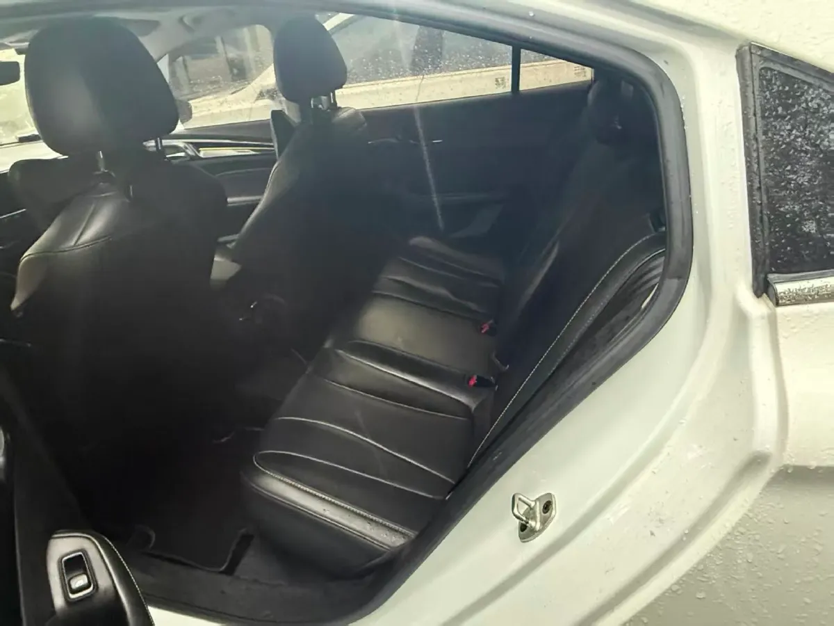 2021 Roewe i5 1.5L 120HP L4 CVT,autocango,china used car exporter,china ev exporter,chinese used car exporter,chinese used ev exporter