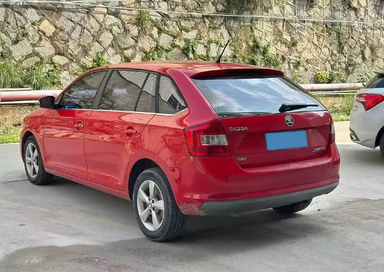 2018 Skoda Rapid Spaceback 1.6L 110HP L4 6AT,autocango,china used car exporter,china ev exporter,chinese used car exporter,chinese used ev exporter