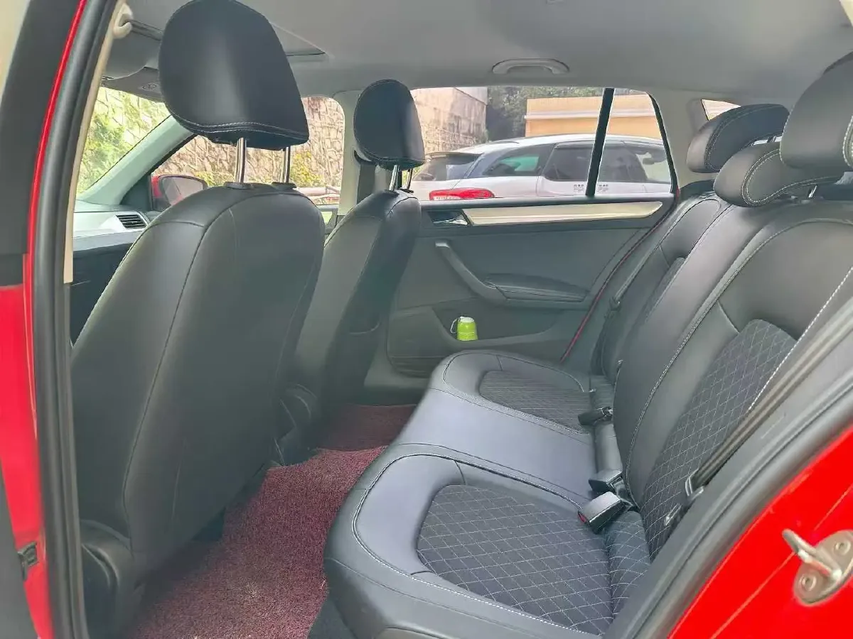 2018 Skoda Rapid Spaceback 1.6L 110HP L4 6AT,autocango,china used car exporter,china ev exporter,chinese used car exporter,chinese used ev exporter