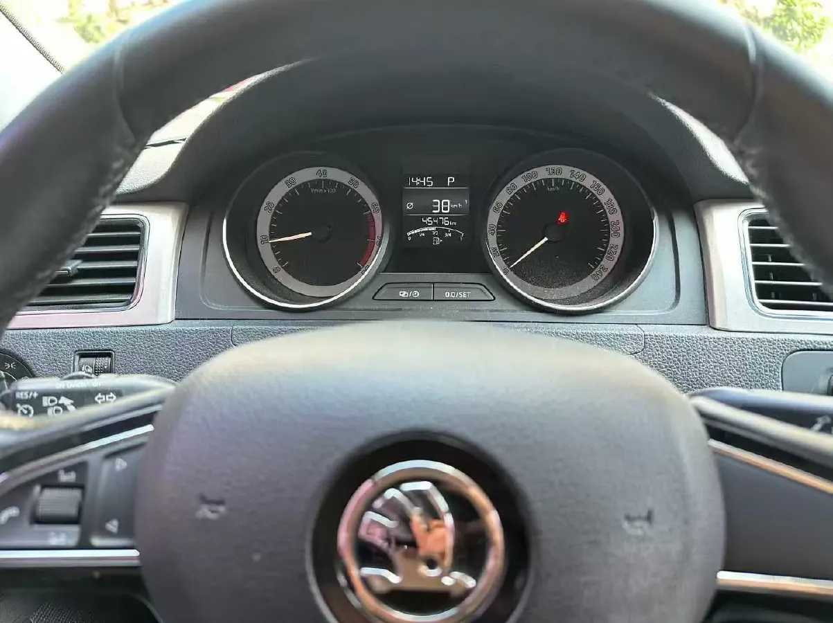 2018 Skoda Rapid Spaceback 1.6L 110HP L4 6AT,autocango,china used car exporter,china ev exporter,chinese used car exporter,chinese used ev exporter