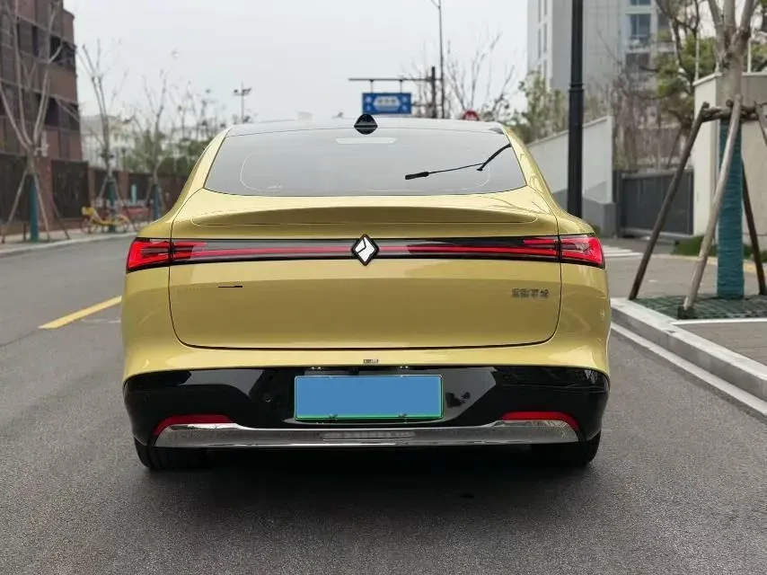 2025 BaoJun XiangJing 1.5T 143HP L4 1DHT PHEV,autocango,china used car exporter,china ev exporter,chinese used car exporter,chinese used ev exporter