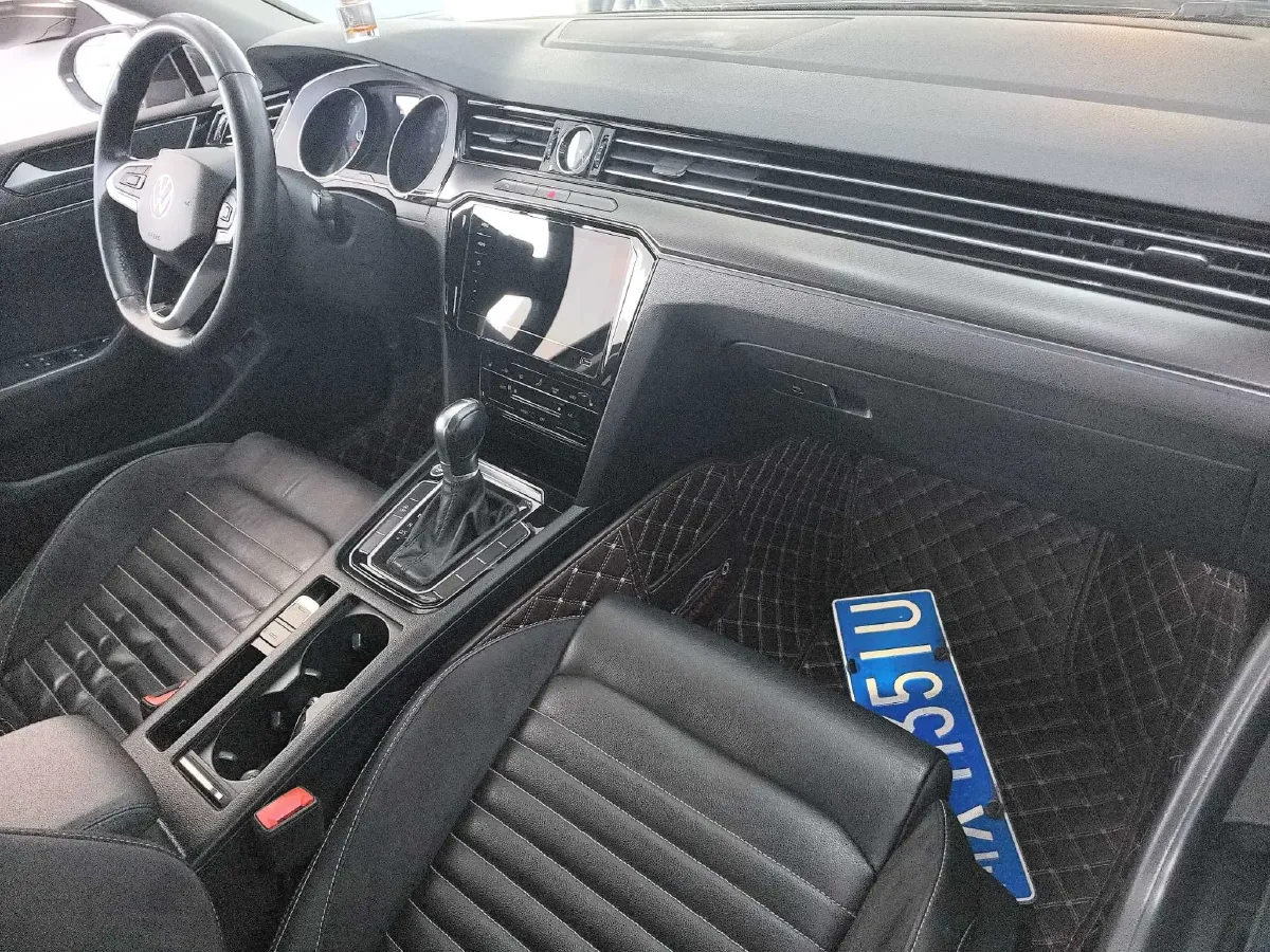 2020 Volkswagen Magotan 2.0T 186HP L4 7DCT,autocango,china used car exporter,china ev exporter,chinese used car exporter,chinese used ev exporter