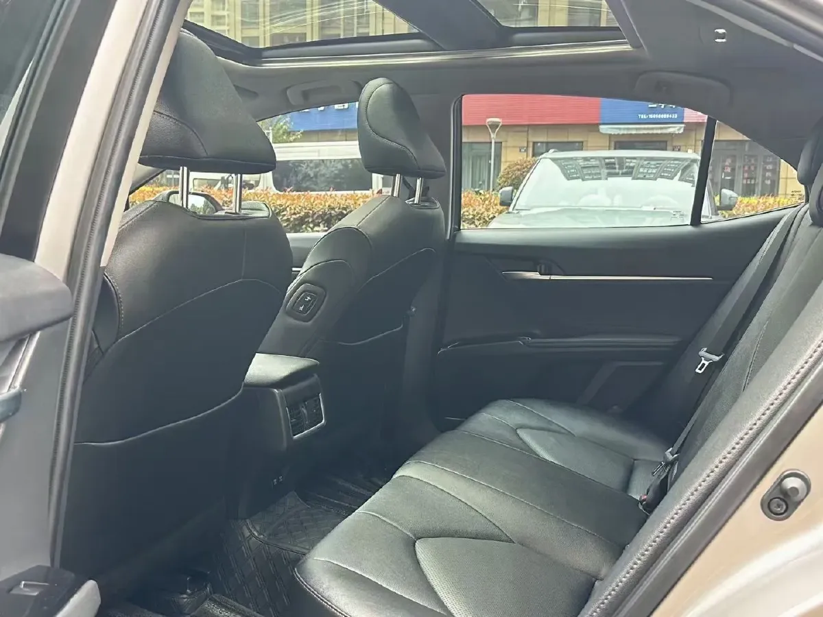 2021 Toyota Camry 2.5L 209HP L4 8AT,autocango,china used car exporter,china ev exporter,chinese used car exporter,chinese used ev exporter