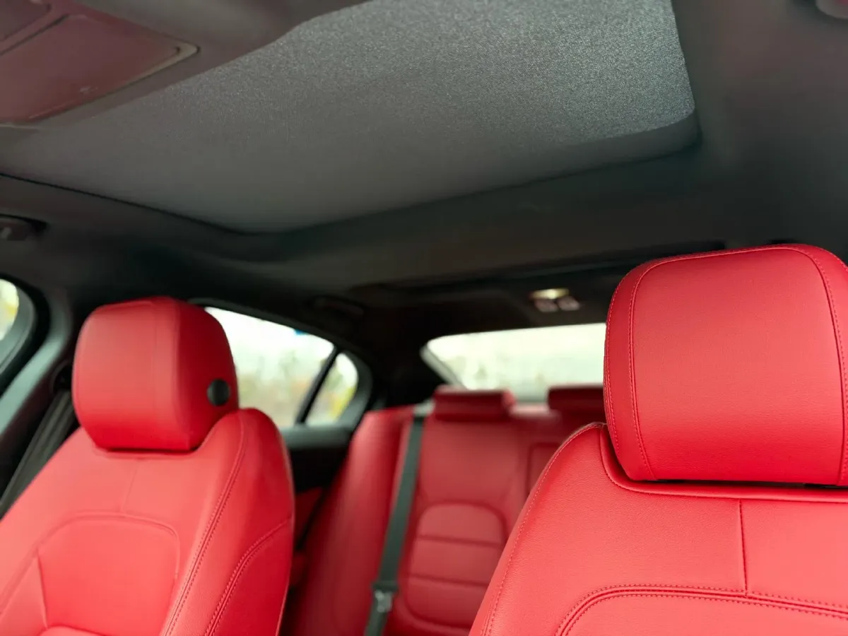 2023 Jaguar XEL 2.0T 250HP L4 8AT,autocango,china used car exporter,china ev exporter,chinese used car exporter,chinese used ev exporter