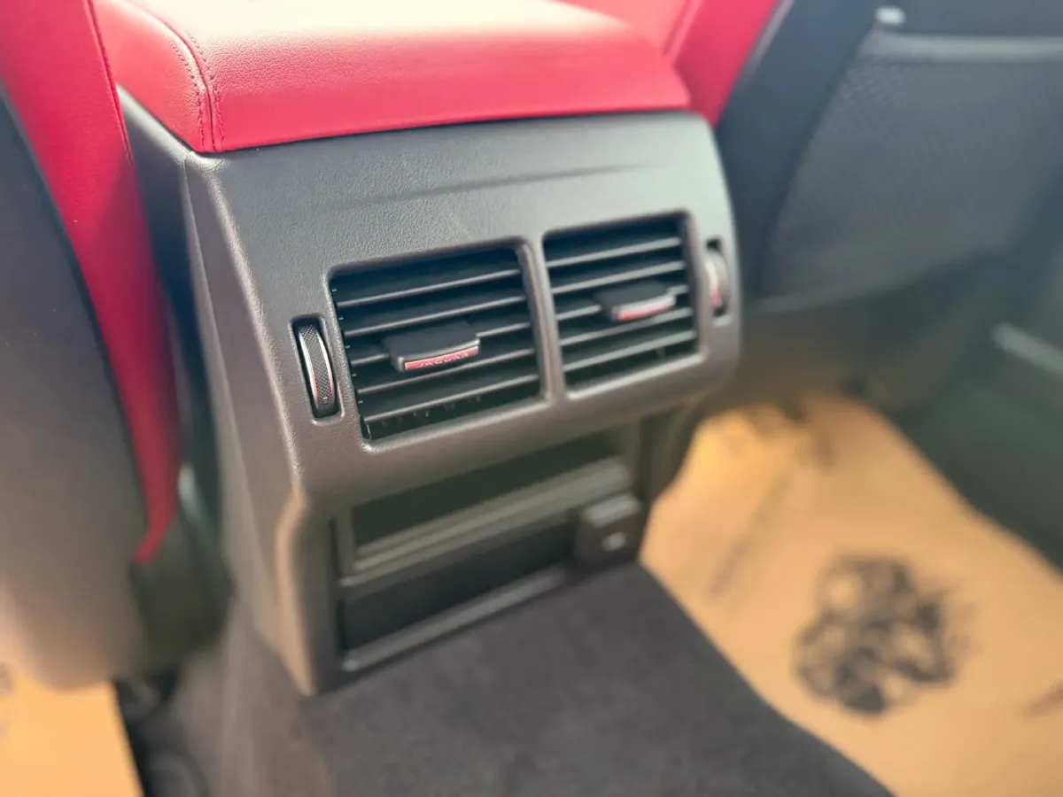 2023 Jaguar XEL 2.0T 250HP L4 8AT,autocango,china used car exporter,china ev exporter,chinese used car exporter,chinese used ev exporter