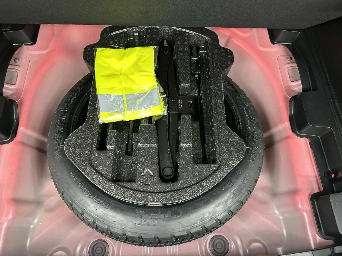 2021 Geely Coolray 1.4T 141HP L4 6DCT,autocango,china used car exporter,china ev exporter,chinese used car exporter,chinese used ev exporter