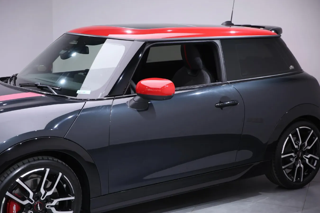 2025 MINI JCW 2.0T 231HP L4 7DCT,autocango,china used car exporter,china ev exporter,chinese used car exporter,chinese used ev exporter