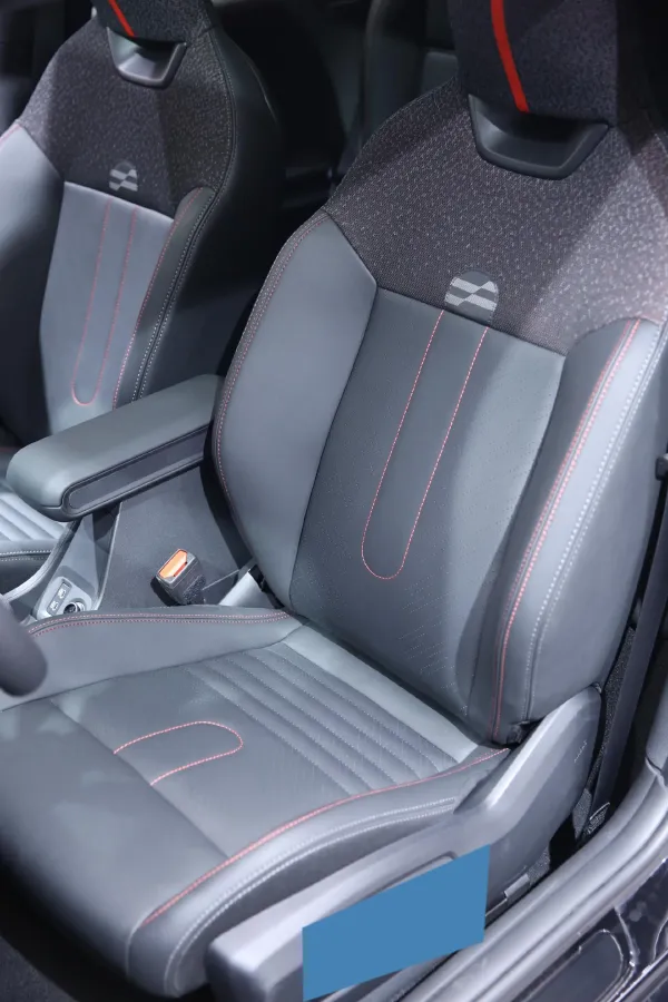 2025 MINI JCW 2.0T 231HP L4 7DCT,autocango,china used car exporter,china ev exporter,chinese used car exporter,chinese used ev exporter