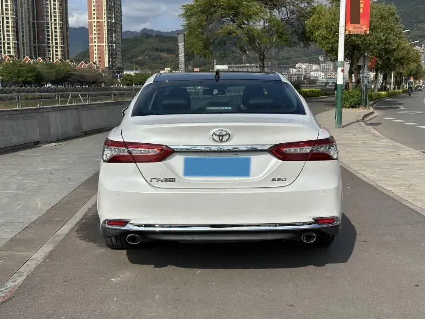2021 Toyota Camry 2.5L 209HP L4 8AT,autocango,china used car exporter,china ev exporter,chinese used car exporter,chinese used ev exporter