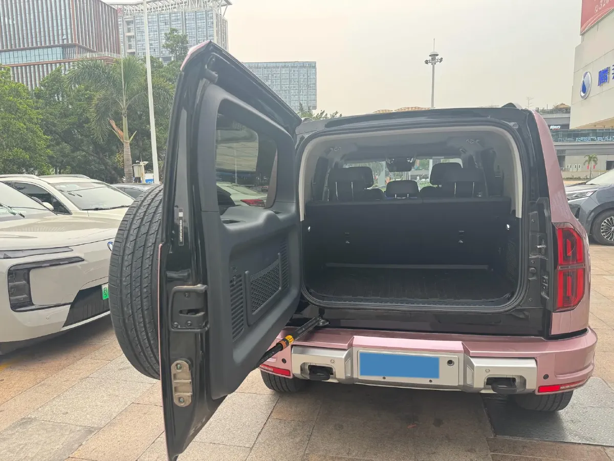 2025 FangChengBao Bao 5 1.5T 194HP L4 E-CVT PHEV 31.8KWH,autocango,china used car exporter,china ev exporter,chinese used car exporter,chinese used ev exporter