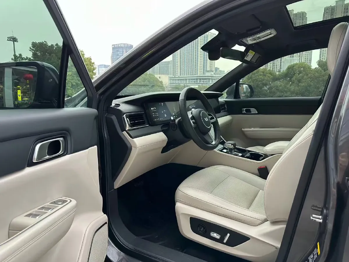 2021 Li ONE Range Extended 131HP REEV 40.5KWH,autocango,china used car exporter,china ev exporter,chinese used car exporter,chinese used ev exporter