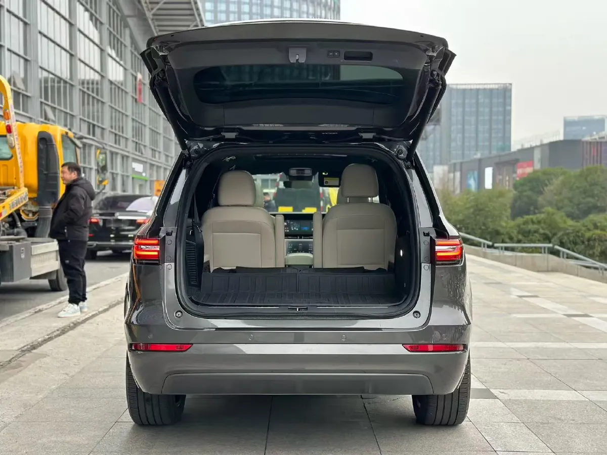 2021 Li ONE Range Extended 131HP REEV 40.5KWH,autocango,china used car exporter,china ev exporter,chinese used car exporter,chinese used ev exporter