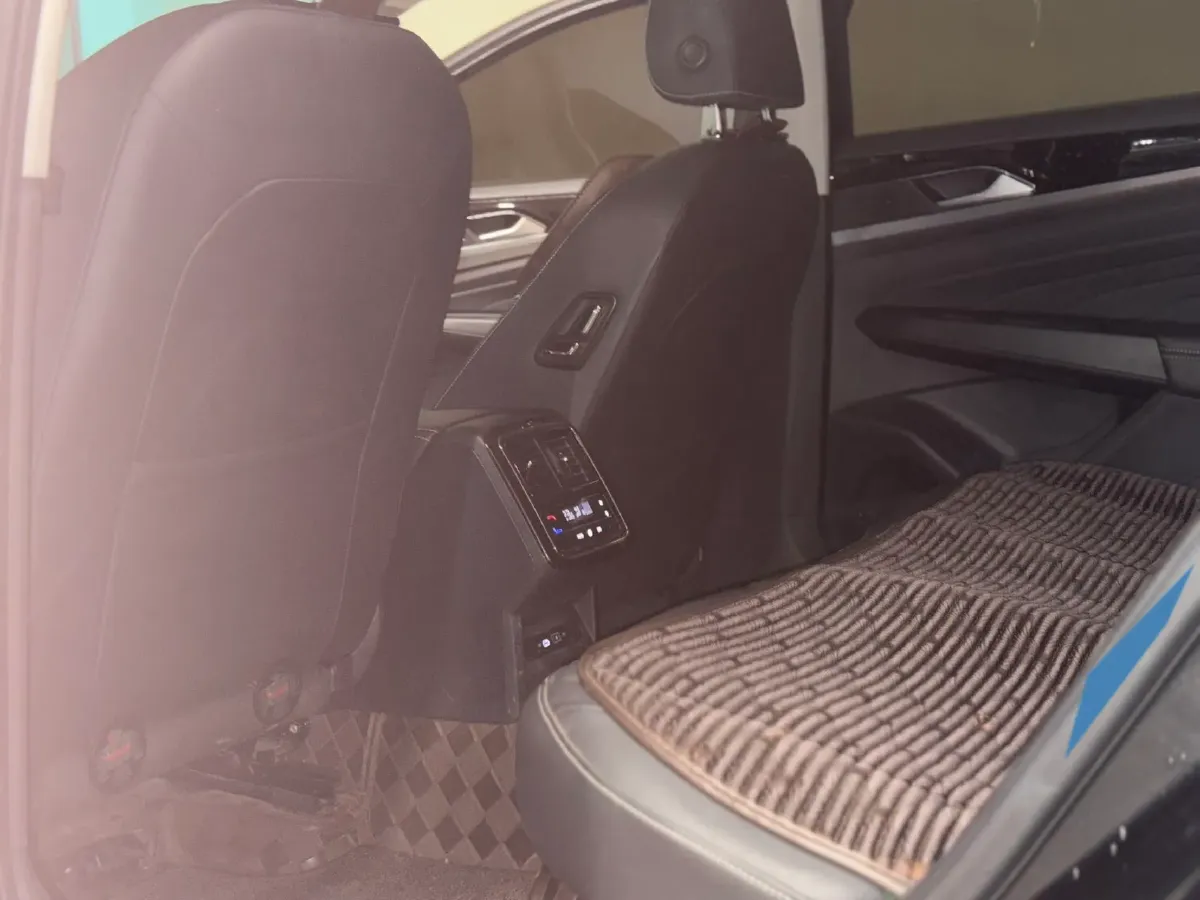 2023 Volkswagen Passat 2.0T 186HP L4 7DCT,autocango,china used car exporter,china ev exporter,chinese used car exporter,chinese used ev exporter