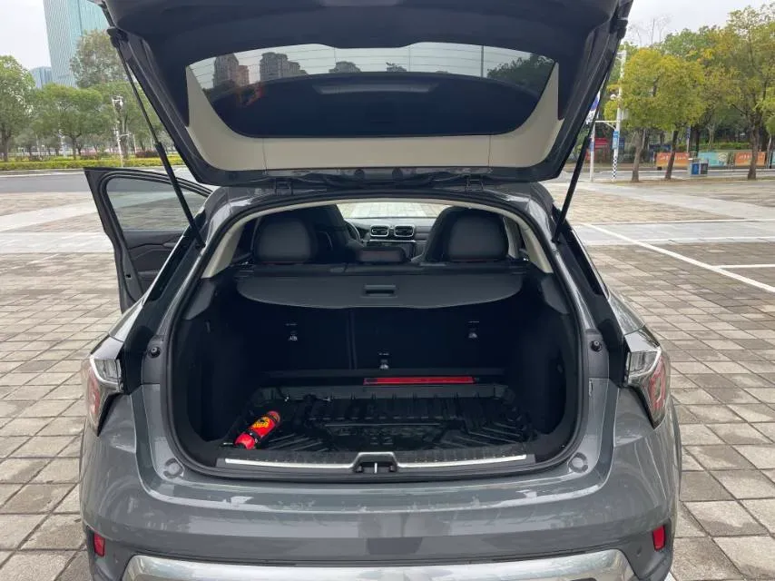 2018 Toyota C-HR 2.0L 171HP L4 CVT,autocango,china used car exporter,china ev exporter,chinese used car exporter,chinese used ev exporter