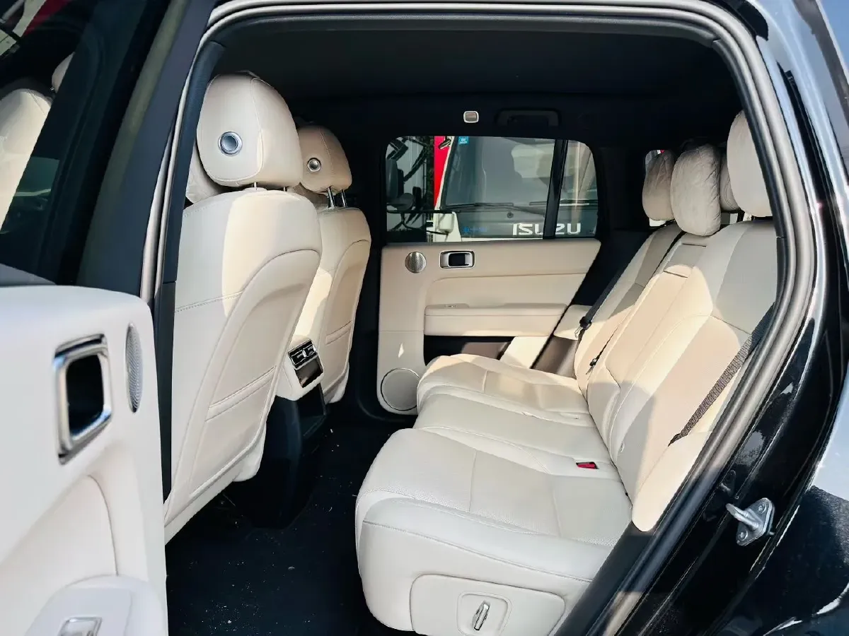 2024 Li L6 Range Extended 154HP L4 REEV 36.8KWH,autocango,china used car exporter,china ev exporter,chinese used car exporter,chinese used ev exporter