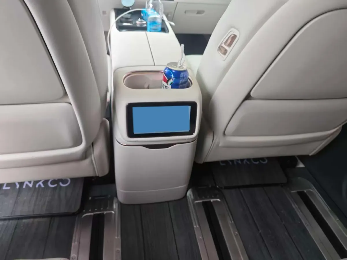 2025 LYNK&CO 900 1.5T 190HP L4 3DHT PHEV 43.3KWH,autocango,china used car exporter,china ev exporter,chinese used car exporter,chinese used ev exporter