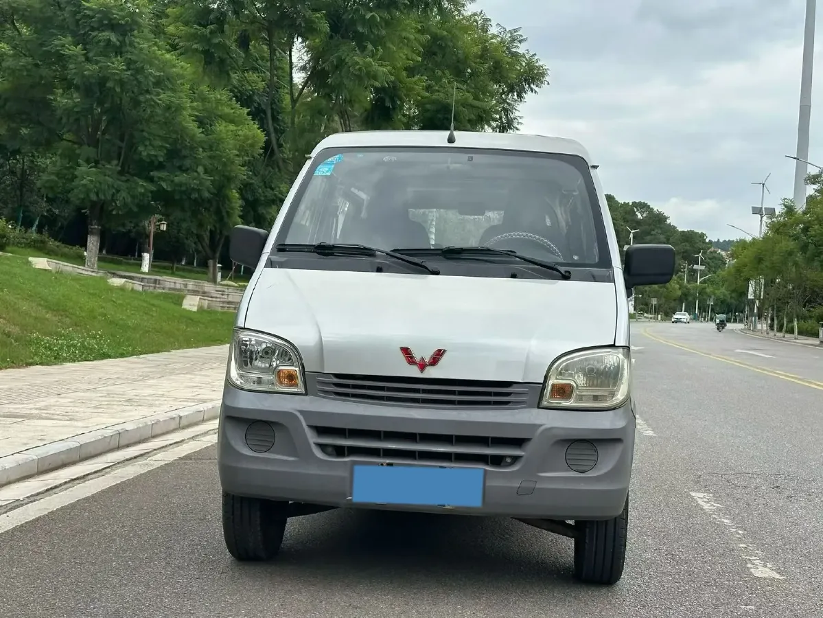 2015 WuLing ZhiGuang 1.2L 82HP L4 5MT,autocango,china used car exporter,china ev exporter,chinese used car exporter,chinese used ev exporter