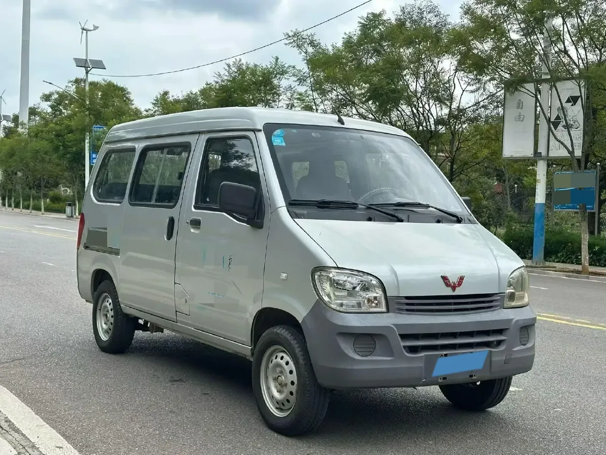 2015 WuLing ZhiGuang 1.2L 82HP L4 5MT,autocango,china used car exporter,china ev exporter,chinese used car exporter,chinese used ev exporter