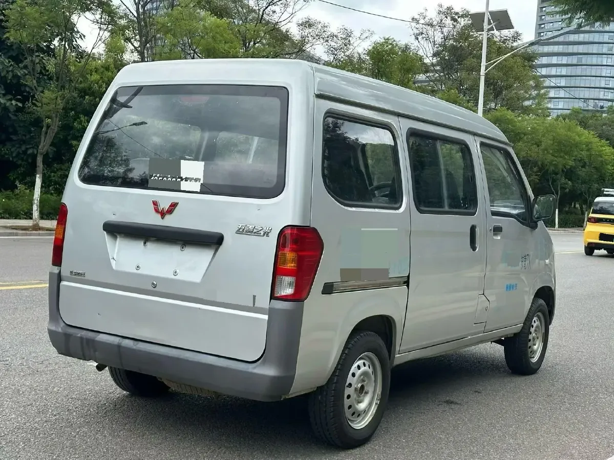 2015 WuLing ZhiGuang 1.2L 82HP L4 5MT,autocango,china used car exporter,china ev exporter,chinese used car exporter,chinese used ev exporter