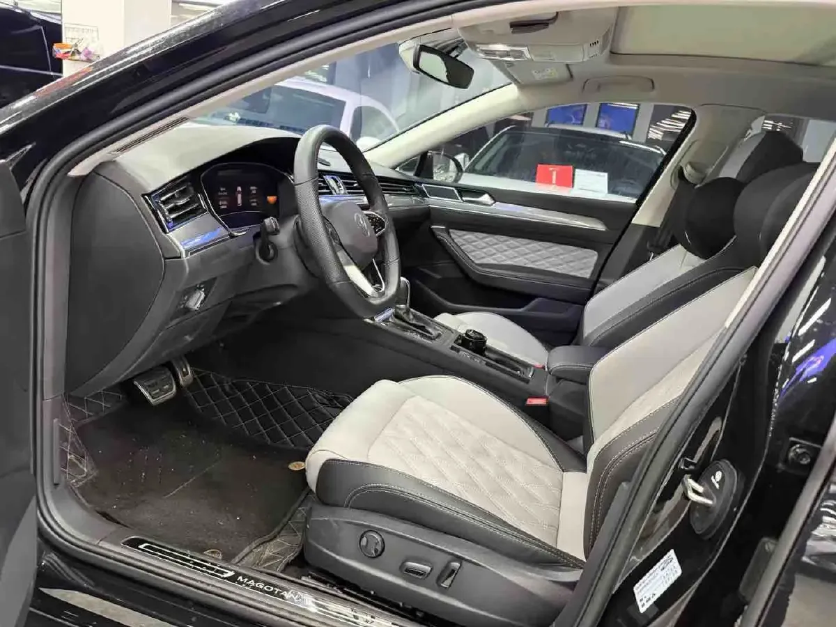2023 Volkswagen Magotan 2.0T 186HP L4 7DCT,autocango,china used car exporter,china ev exporter,chinese used car exporter,chinese used ev exporter