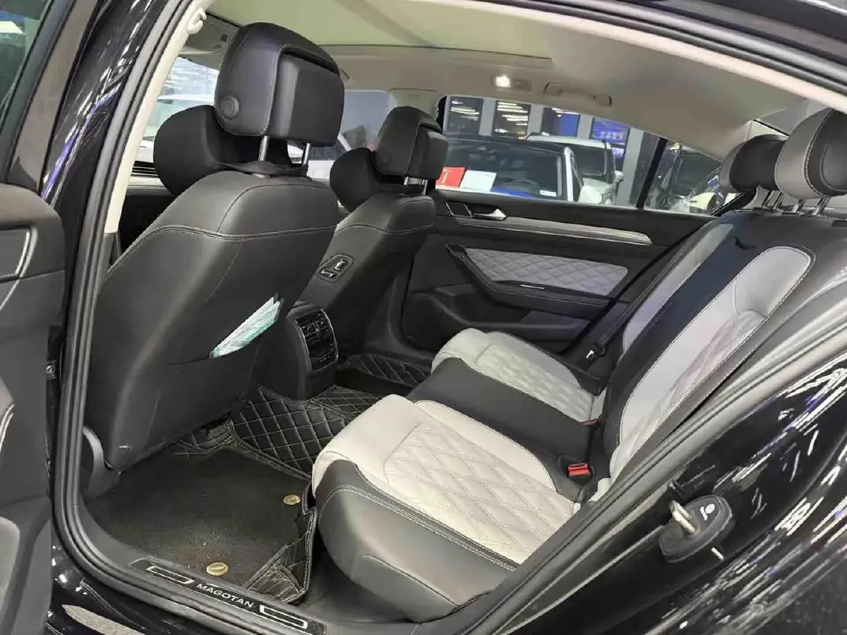 2023 Volkswagen Magotan 2.0T 186HP L4 7DCT,autocango,china used car exporter,china ev exporter,chinese used car exporter,chinese used ev exporter
