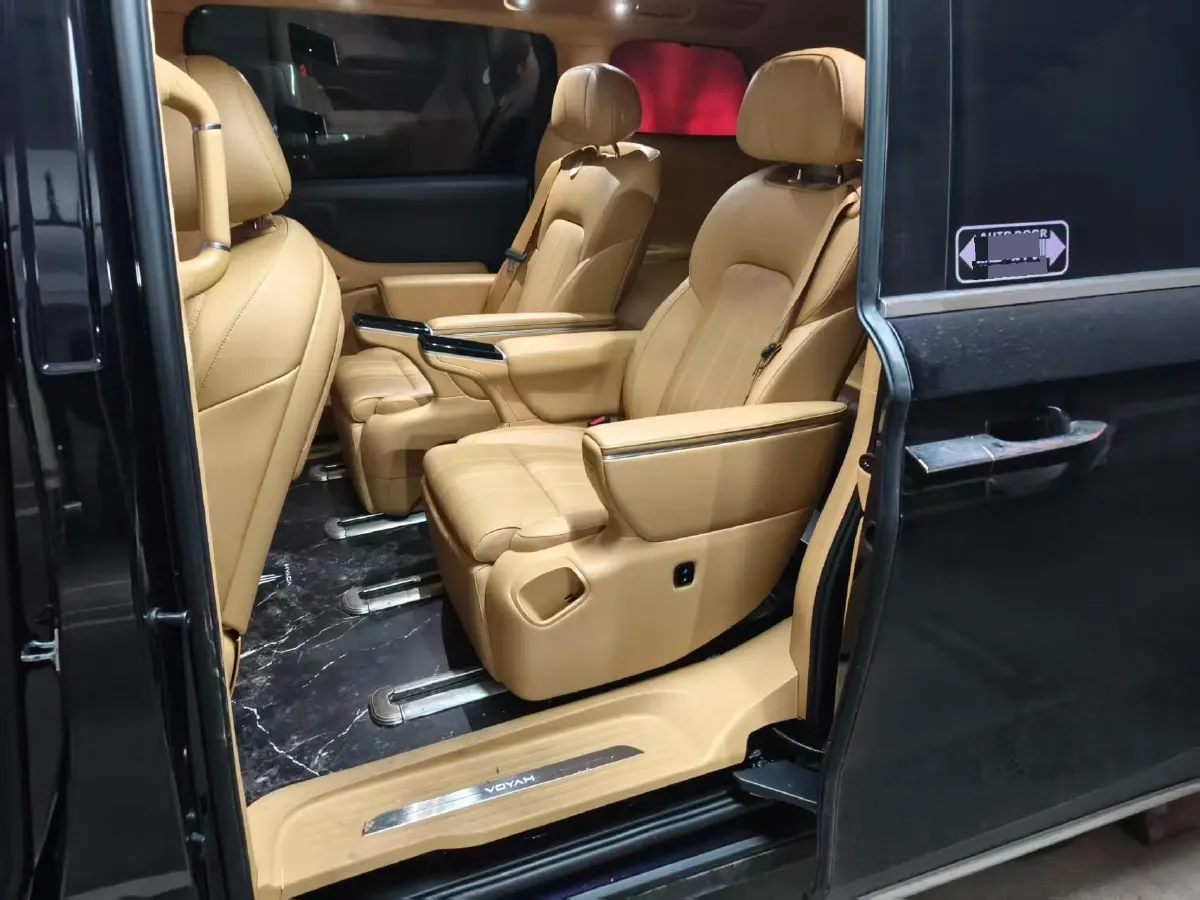 2025 Voyah Dream 1.5T 150HP L4 PHEV 41.7KWH,autocango,china used car exporter,china ev exporter,chinese used car exporter,chinese used ev exporter