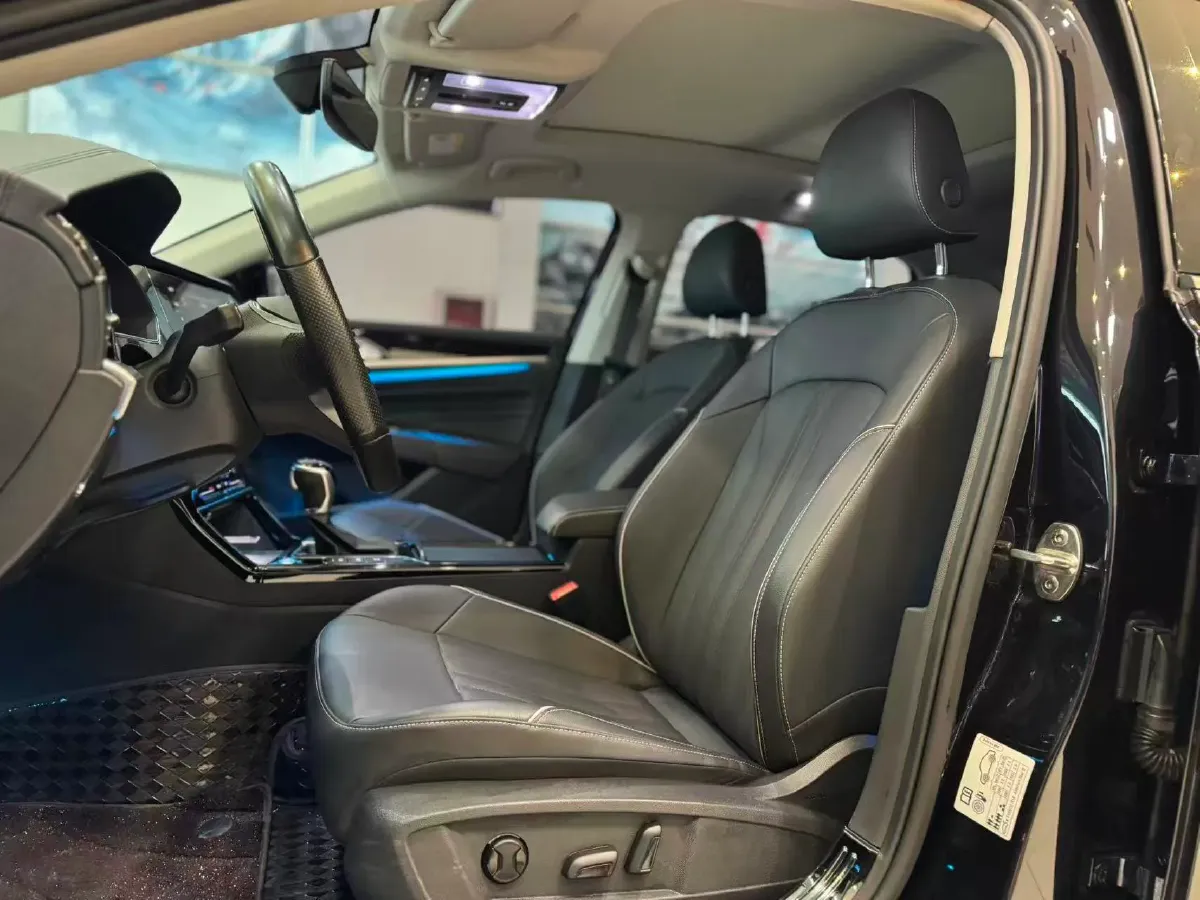 2023 Volkswagen Passat 2.0T 186HP L4 7DCT,autocango,china used car exporter,china ev exporter,chinese used car exporter,chinese used ev exporter