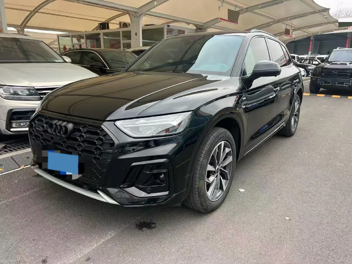 2023 Audi Q5L 2.0T 190HP L4 7DCT,autocango,china used car exporter,china ev exporter,chinese used car exporter,chinese used ev exporter