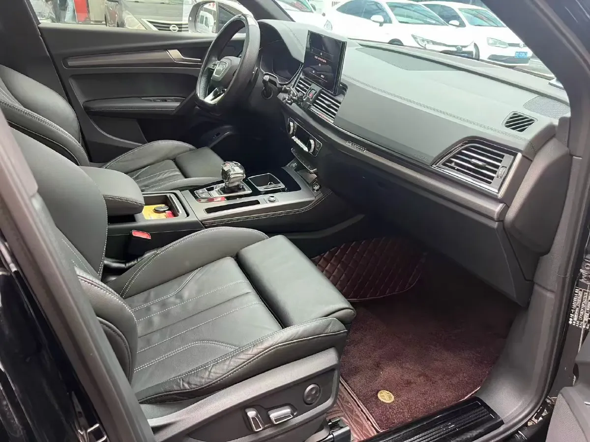 2023 Audi Q5L 2.0T 190HP L4 7DCT,autocango,china used car exporter,china ev exporter,chinese used car exporter,chinese used ev exporter