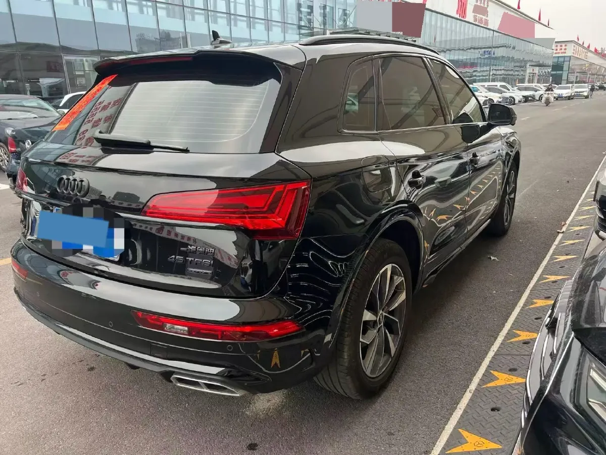 2023 Audi Q5L 2.0T 190HP L4 7DCT,autocango,china used car exporter,china ev exporter,chinese used car exporter,chinese used ev exporter