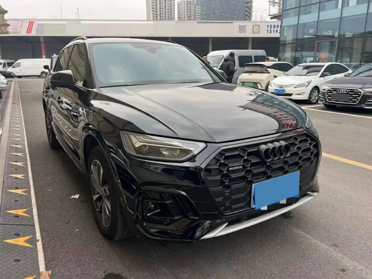 2023 Audi Q5L 2.0T 190HP L4 7DCT,autocango,china used car exporter,china ev exporter,chinese used car exporter,chinese used ev exporter